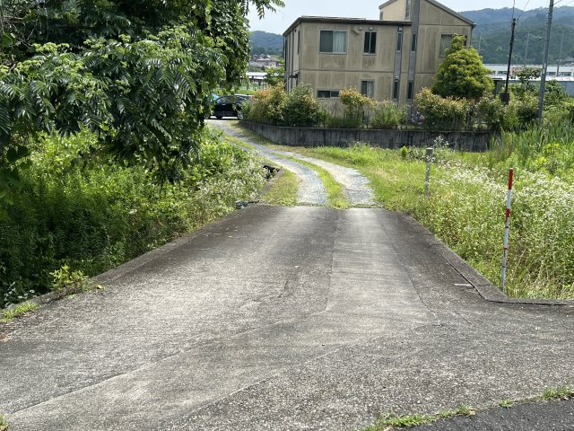 津山市南方中　中古住宅4LDK＋倉庫　の周辺|現地進入路