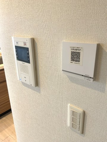アンビシャス西川口の防犯設備|オートロックモニター、床暖房パネル。
