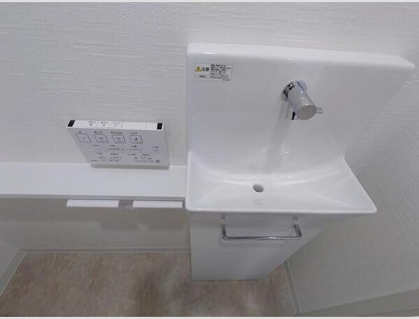 リアレクト白壁のトイレ