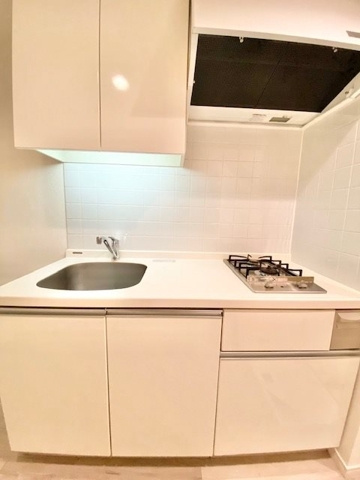 新品家具付きマンション用賀8(KaGood東京)のキッチン