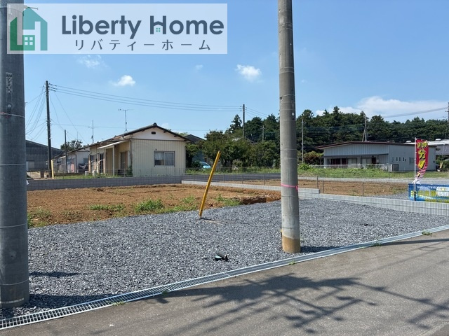 小美玉市上玉里第3　新築戸建　1号棟の前面道路含む現地写真
