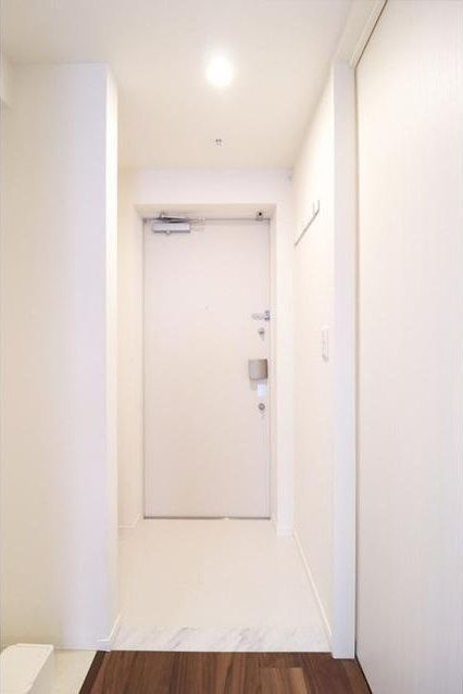 TLRレジデンス本町WESTの玄関