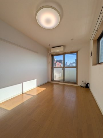 【寝室】 | レオ伍拾番館