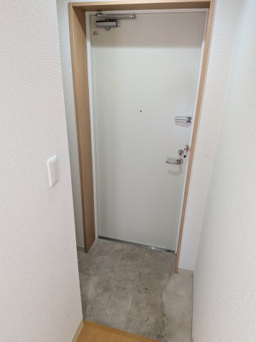 【玄関】 | レオ伍拾番館 | キレイな玄関です。