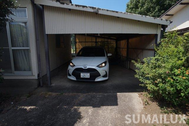 帯山７丁目吉川貸家の駐車場