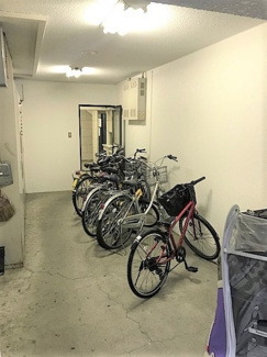 【駐車場】