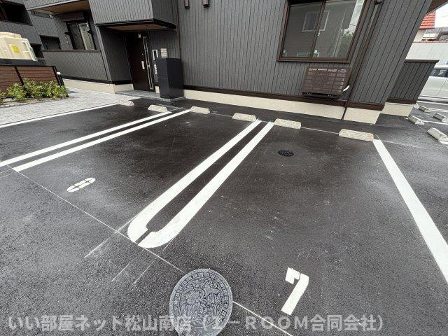 【駐車場】 | ベルナシェンテ南松山
