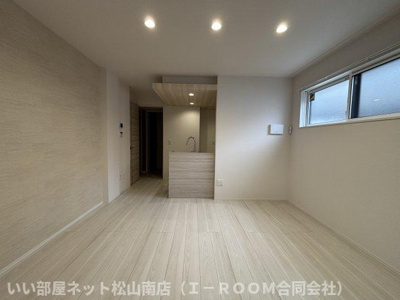 【居間・リビング】 | ベルナシェンテ南松山