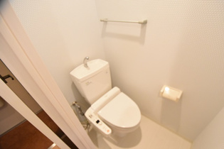 ウォシュレット付きのトイレです♪