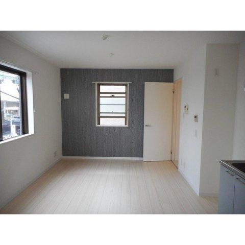 角部屋住居で過ごしやすくてオススメです！