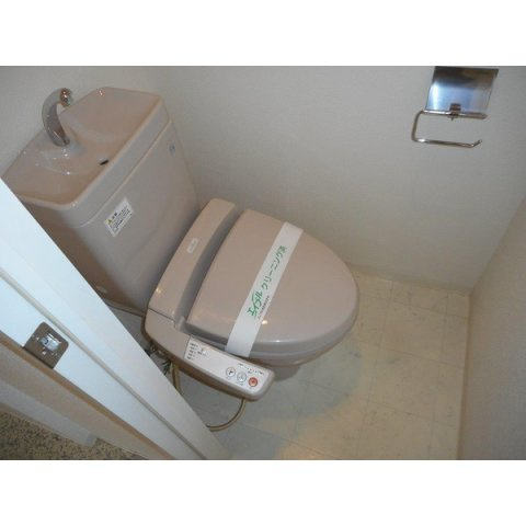 ウォシュレット付きのトイレです♪