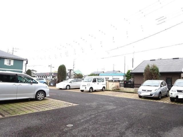 ROYAL GARDEN CASAHARAの駐車場|駐車場があります