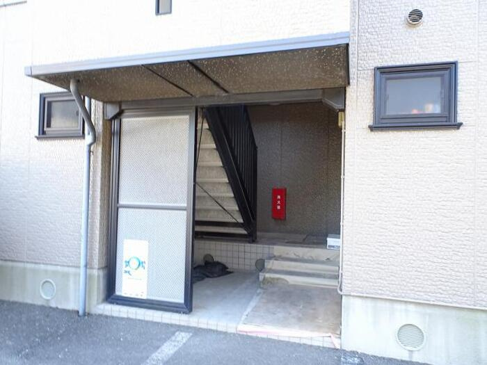 エリー　Bのエントランス|毎日通るエントランスはこのようになっています