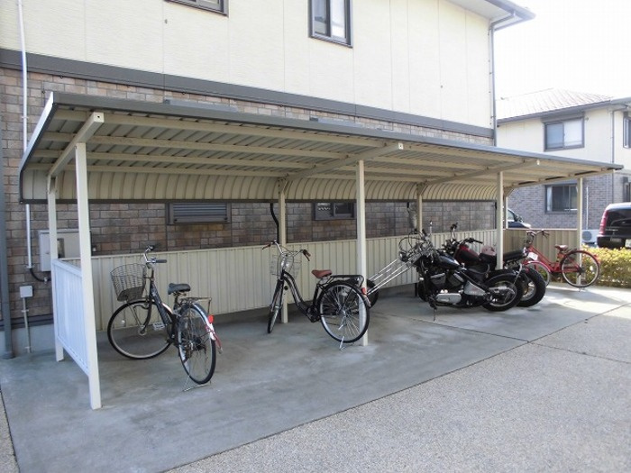 ロイヤルクレールのその他共用部分|駐輪場です