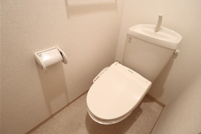 ロイヤルクレールのトイレ|清潔感のあるトイレです
