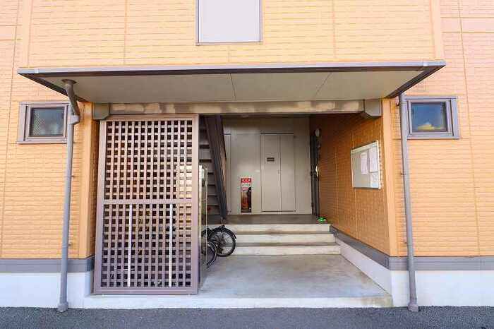 サニーハウス　Ⅱのエントランス|清潔なエントランスです