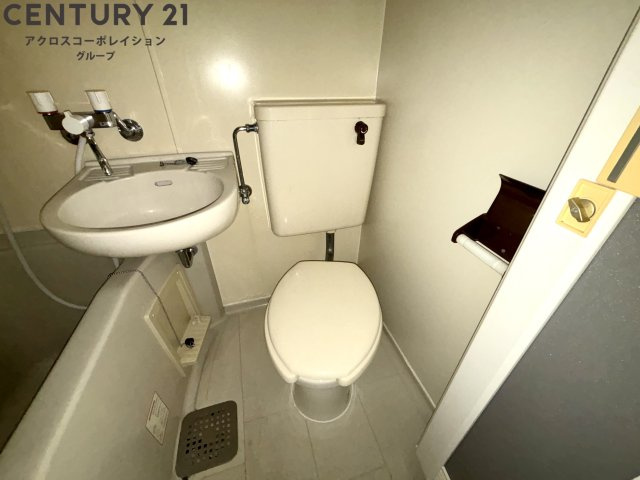 浴室内にトイレがあります☆
