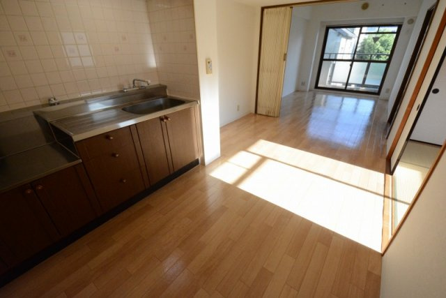 南向きで陽当たり良好なお部屋です♪