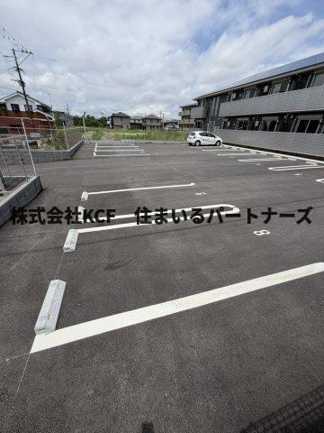 トリシアテラスの駐車場|カースペースがあります