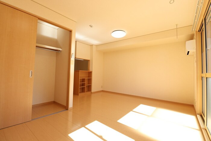 アン オアシスの寝室|使い勝手のいい寝室です