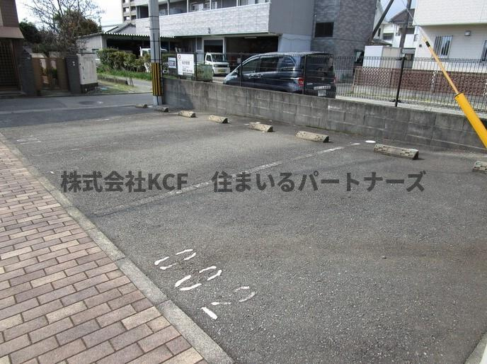 セジュールプリムの駐車場|駐車場に車を止められます