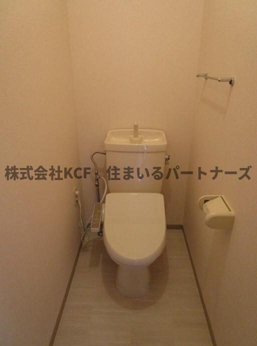 セジュールプリムのトイレ|落ち着いた色調のトイレです