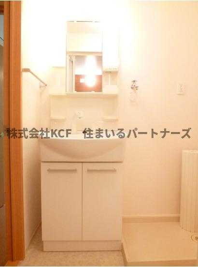 コートクレールの洗面所|ゆったりとスペースのある洗面所