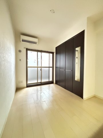 福岡市博多区堅粕３丁目の賃貸マンションの居間・リビング