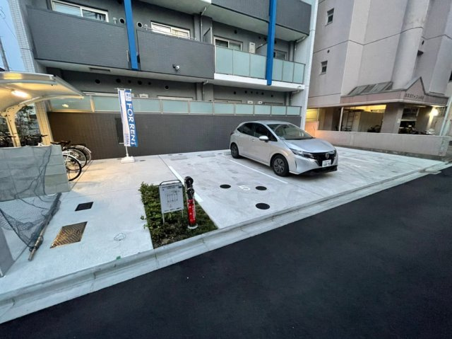 サクシード大曽根　名古屋市賃貸　仲介手数料無料の駐車場
