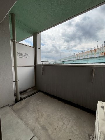 福岡市博多区堅粕３丁目の賃貸マンションのバルコニー
