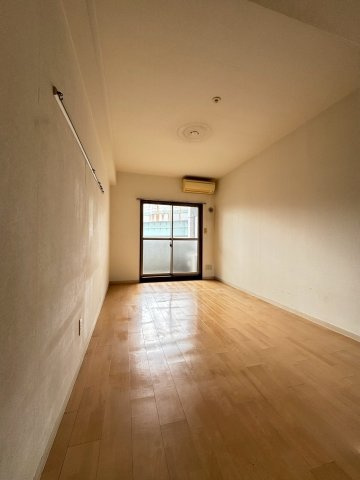 福岡市博多区堅粕３丁目の賃貸マンションの居間・リビング