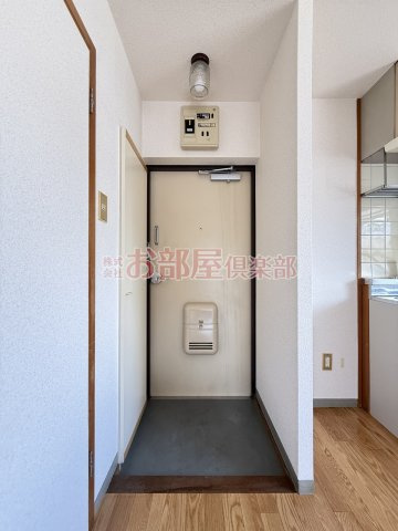 シャトレ東合川の玄関|明るい玄関です