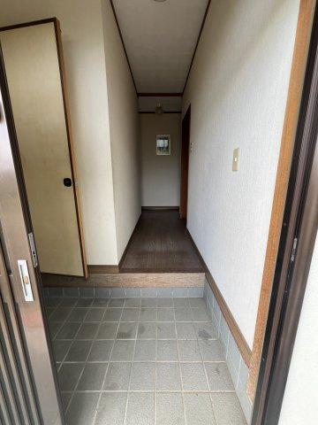 津山市　楢　平家中古住宅　２DK＋納戸の玄関