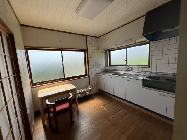 津山市　楢　平家中古住宅　２DK＋納戸の居間・リビング