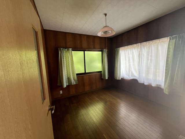 津山市　楢　平家中古住宅　２DK＋納戸の洋室