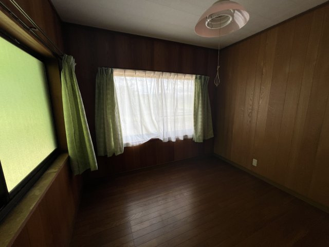 津山市　楢　平家中古住宅　２DK＋納戸の洋室