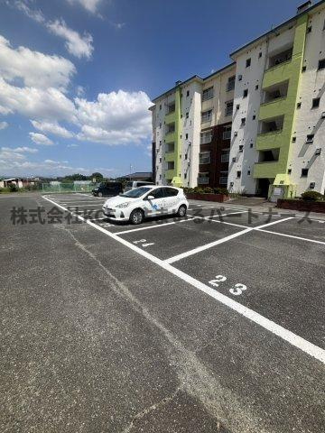 安武200棟の駐車場|カースペースがあります