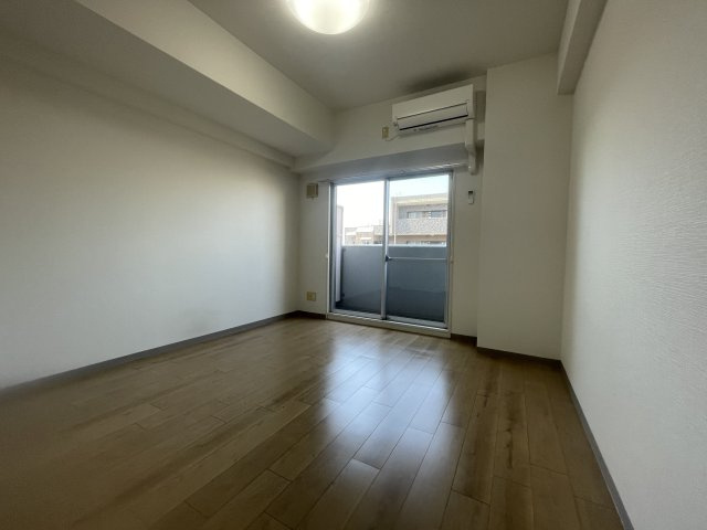 【居間・リビング】ロイスグラン神戸下沢通 