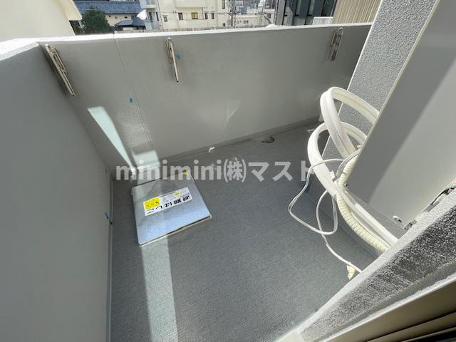 大阪市北区兎我野町の賃貸マンションのバルコニー