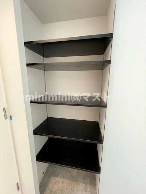 大阪市北区兎我野町の賃貸マンションの収納