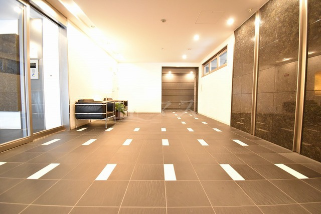 大阪市中央区平野町１丁目の賃貸マンションのロビー