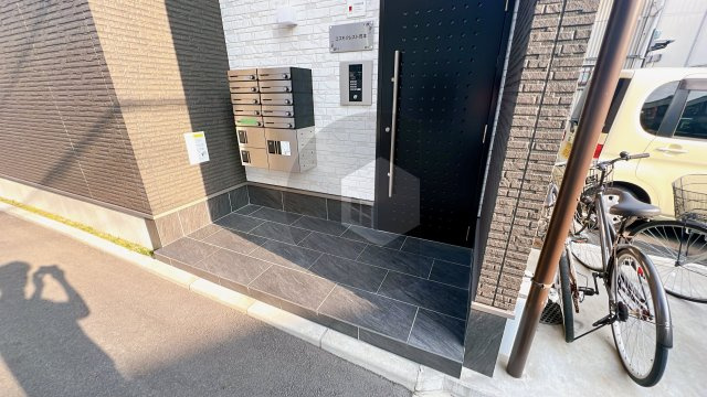 コスモクレスト荒本のエントランス