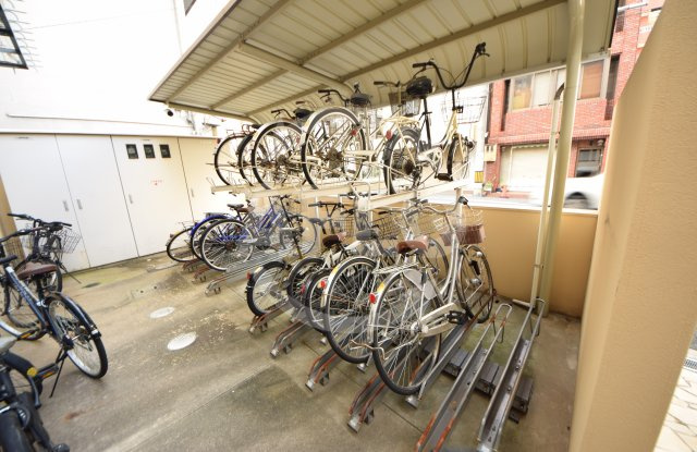 コンソラーレ上町台Ⅱのその他共用部分|コンソラーレ上町台II　駐輪場