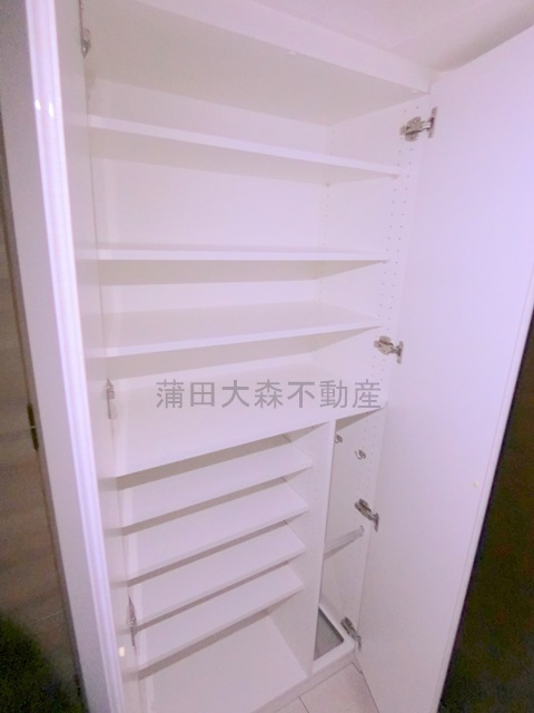 クオリタス南大井の設備|玄関収納