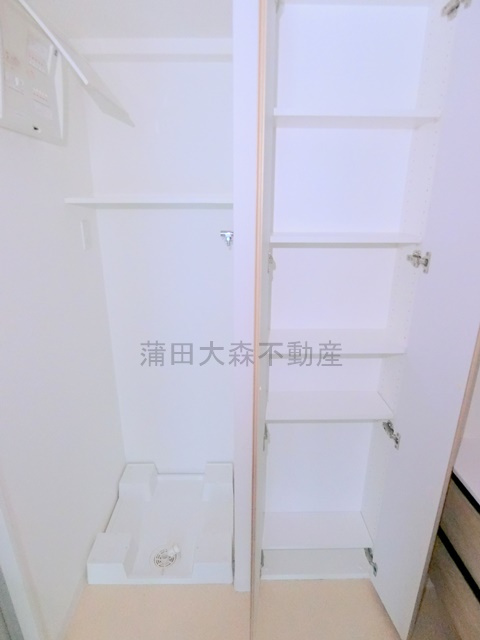 クオリタス南大井の収納|洗面所収納　洗濯機置き場