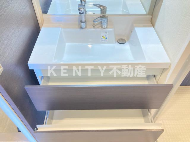 【洗面所】 | メゾンドアーク南大井 | 広い洗面スペース