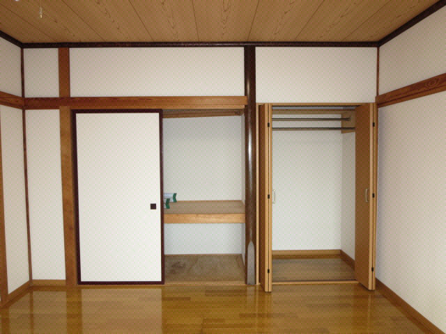 興津4-24-8長屋の洋室