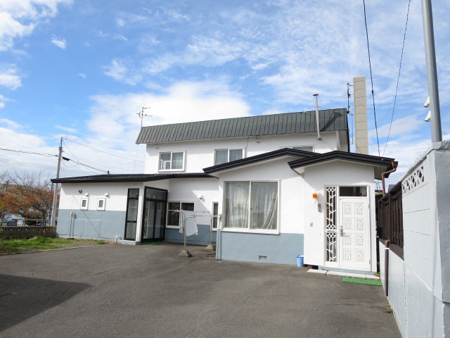 興津4-24-8長屋の外観