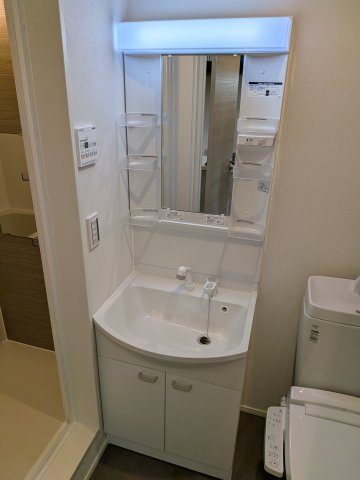 【洗面所】 | Ｌｕｃｅｎｔ船橋 | 生活に欠かせない独立洗面台です