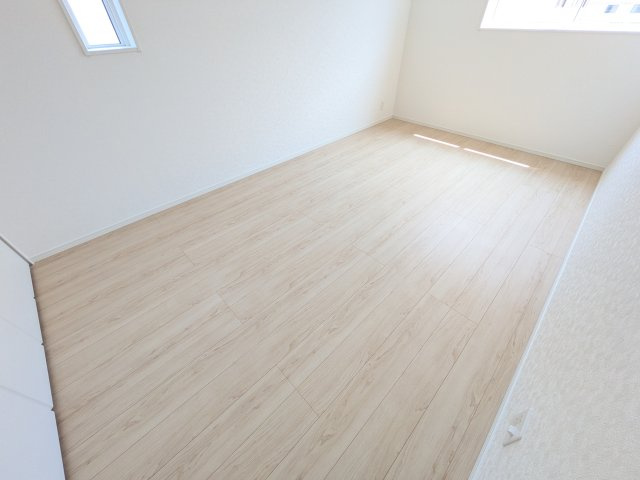 ひたちなか市平磯町　第2　新築戸建て　2号棟の洋室|陽当たりの良い明るい洋室です♪